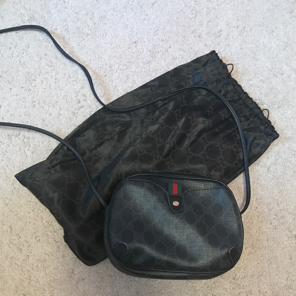 Vintage Gucci crossbody bag.